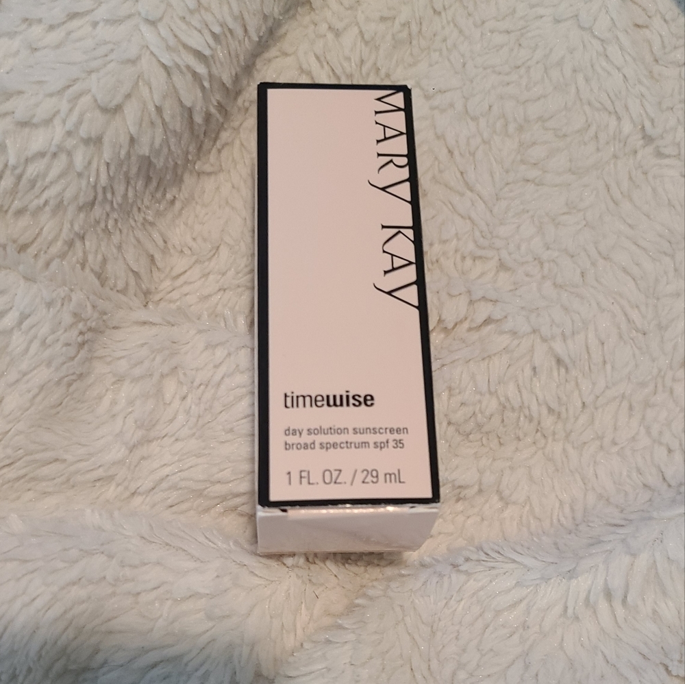 Mary Kay Day Solution Sunscreen